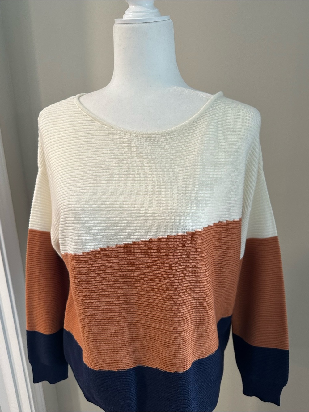 Ribbed Colorblock Crewneck Sweater in Cream, Rust & Navy